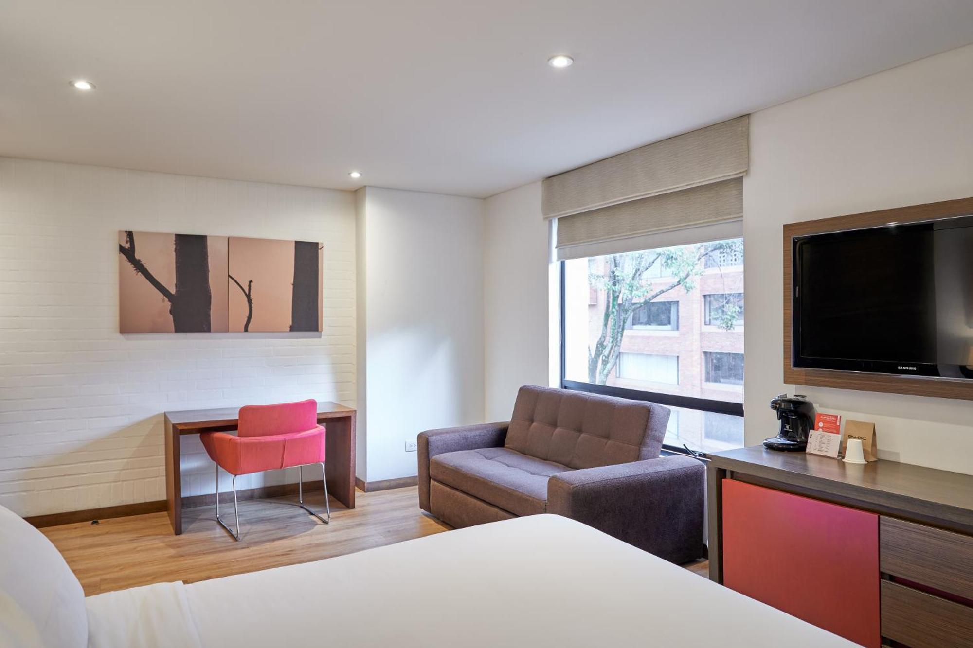 84 Dc Bogota Hotell Exteriör bild
